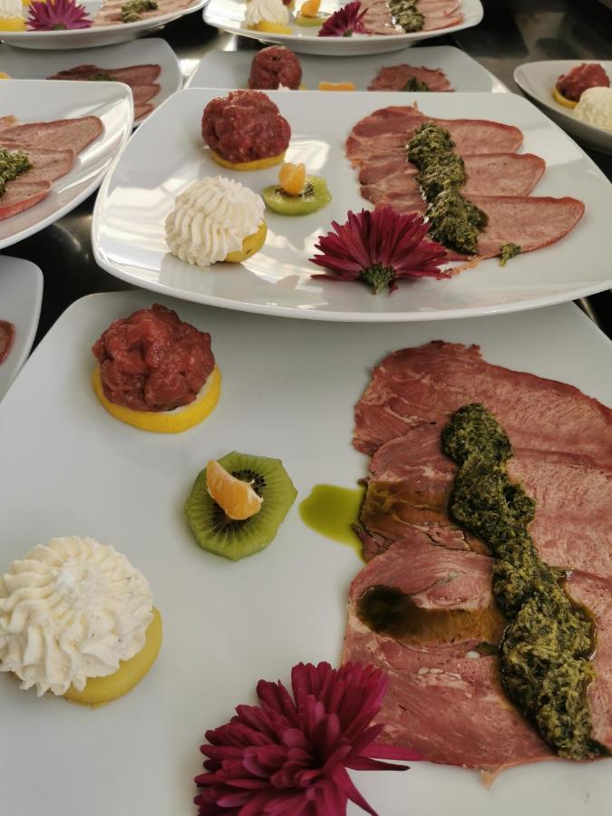 Albergo Ristorante Centro Vico Canavese Экстерьер фото