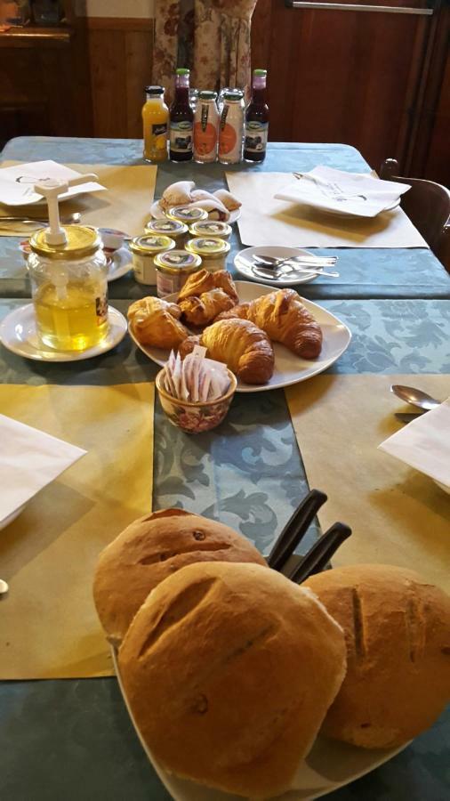 Albergo Ristorante Centro Vico Canavese Экстерьер фото