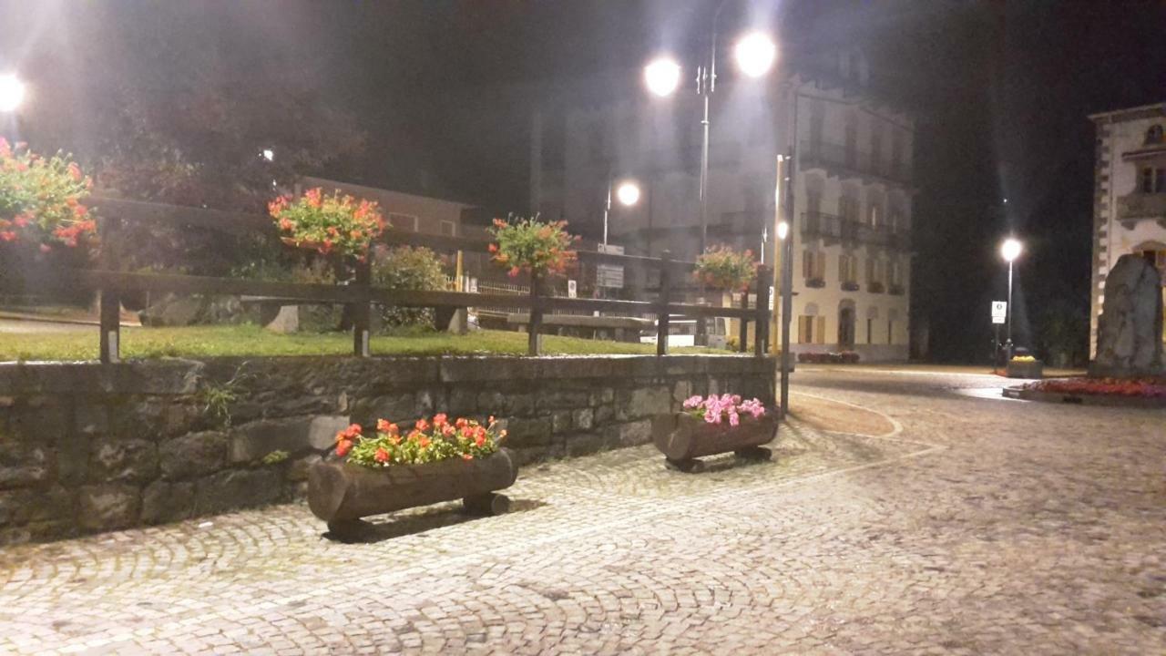 Albergo Ristorante Centro Vico Canavese Экстерьер фото