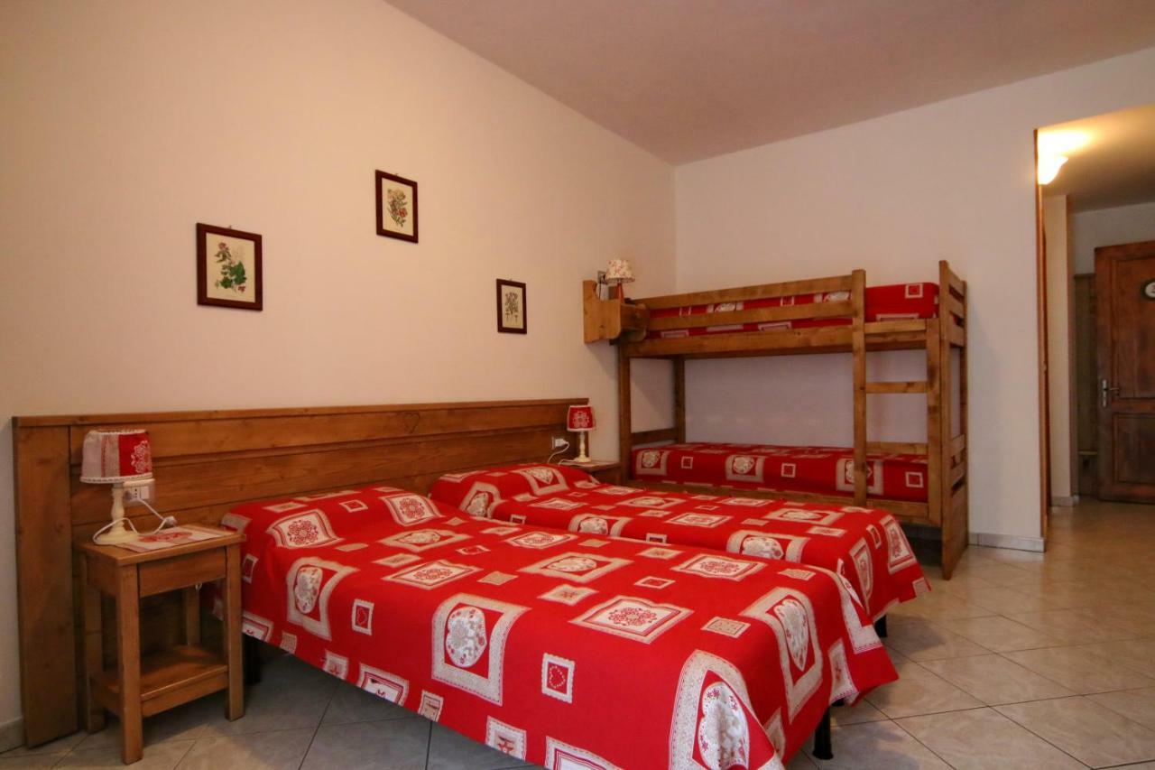 Albergo Ristorante Centro Vico Canavese Экстерьер фото